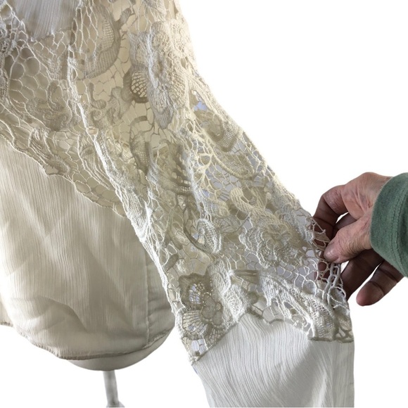 Alice and Olivia Blouse Lace Accents Women M OffWhite Long Sleeves Bateau Neck - Picture 4 of 10